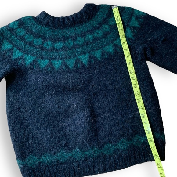 Thick artisan knit Fair Isle sweater - Picture 3 of 8